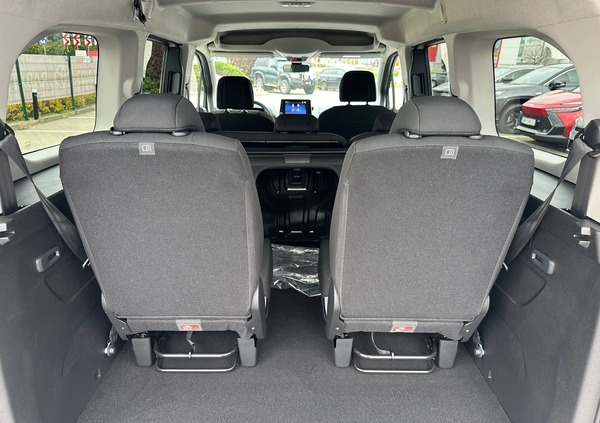 Toyota Proace City Verso cena 142100 przebieg: 5, rok produkcji 2023 z Wąchock małe 92